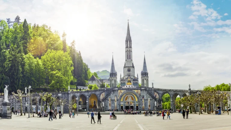 Vol Strasbourg Lourdes Tarbes pas cher