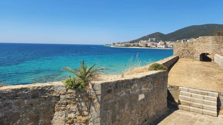 Vol Strasbourg Ajaccio pas cher