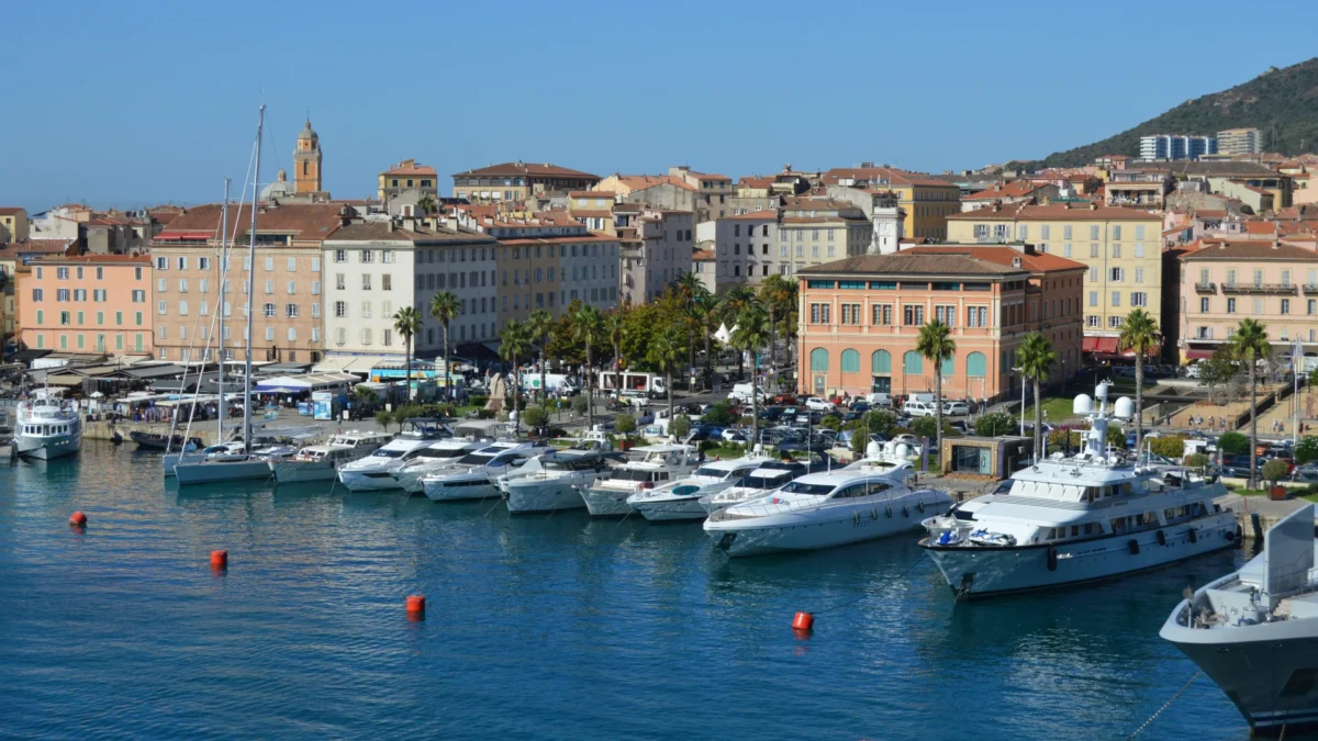 Vol Strasbourg Ajaccio pas cher