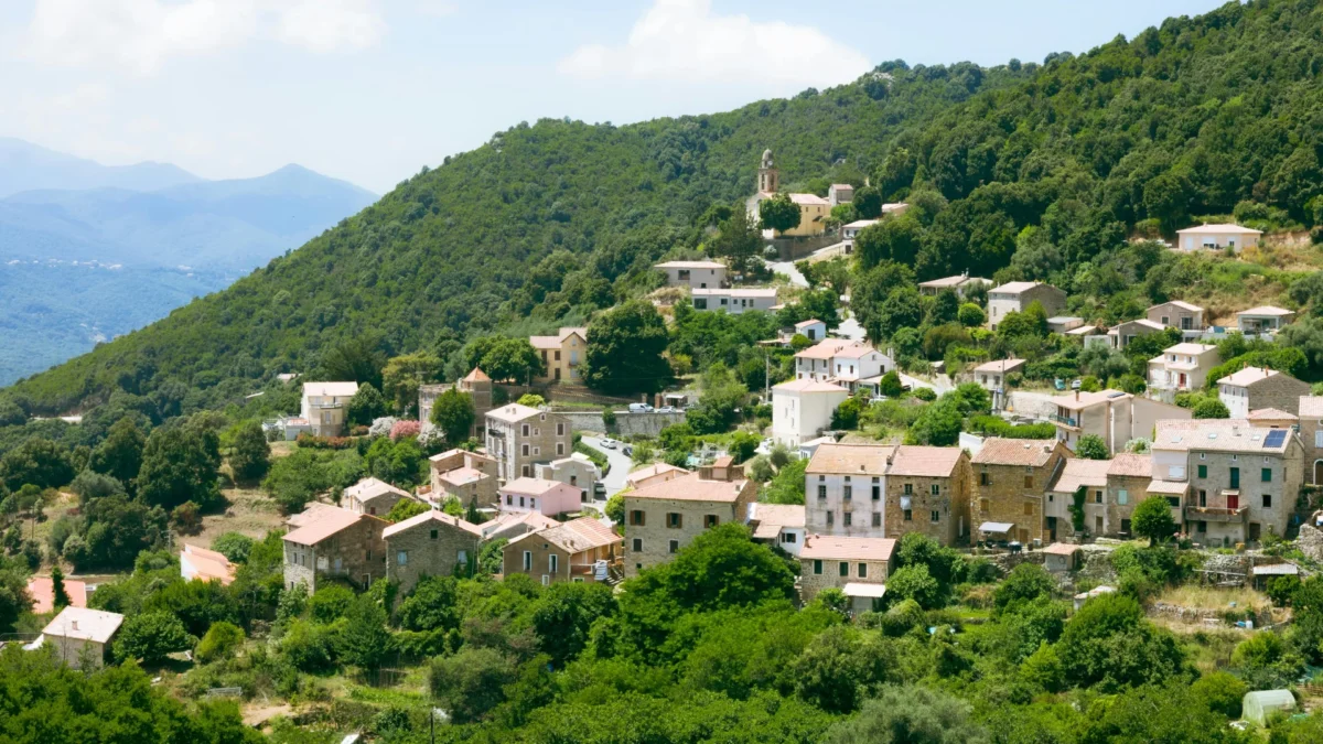 Vol Strasbourg Ajaccio pas cher