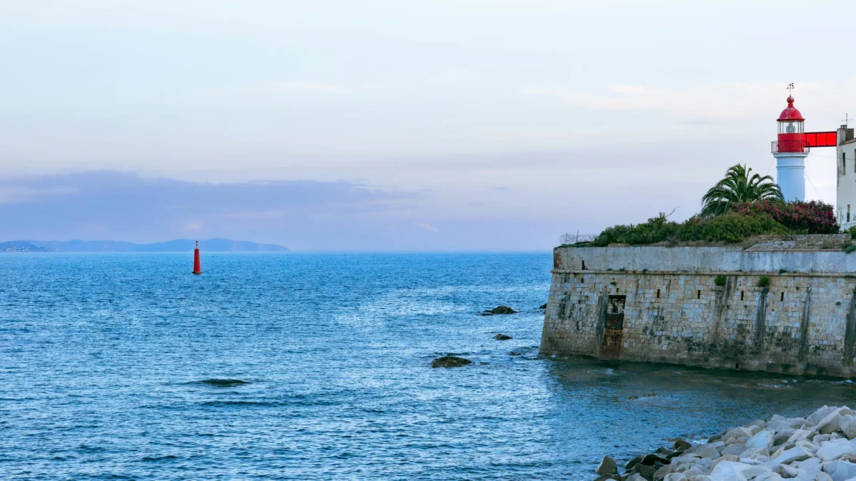 Vol Strasbourg Ajaccio pas cher