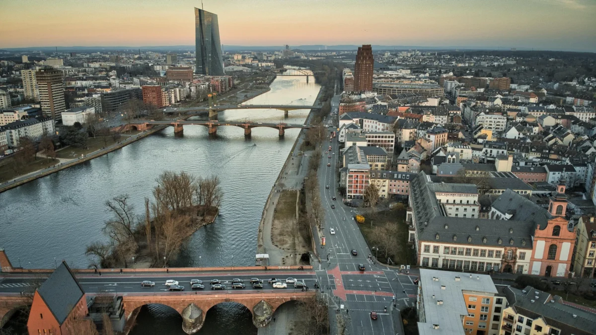 Vol Strasbourg Francfort pas cher