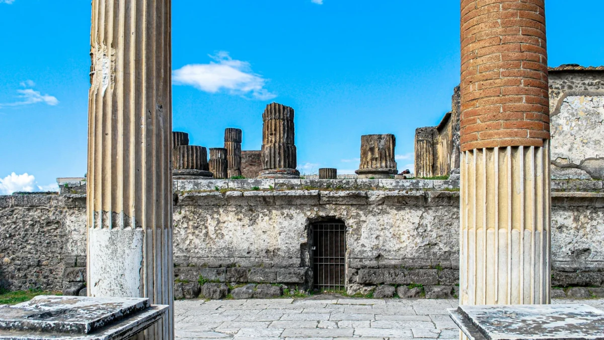 Vol Strasbourg Naples pas cher