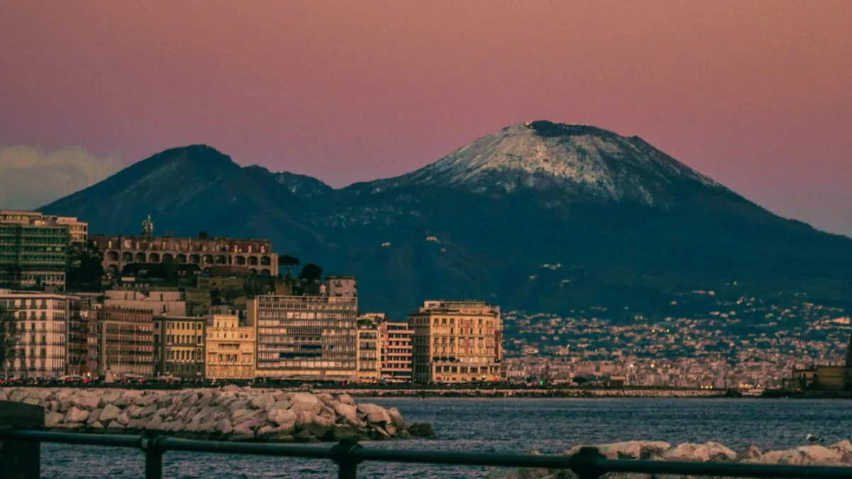 Vol Strasbourg Naples pas cher