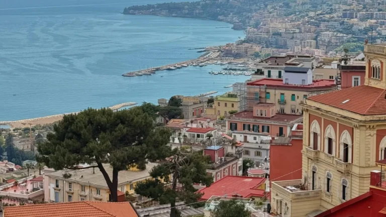 Vol Strasbourg Naples pas cher