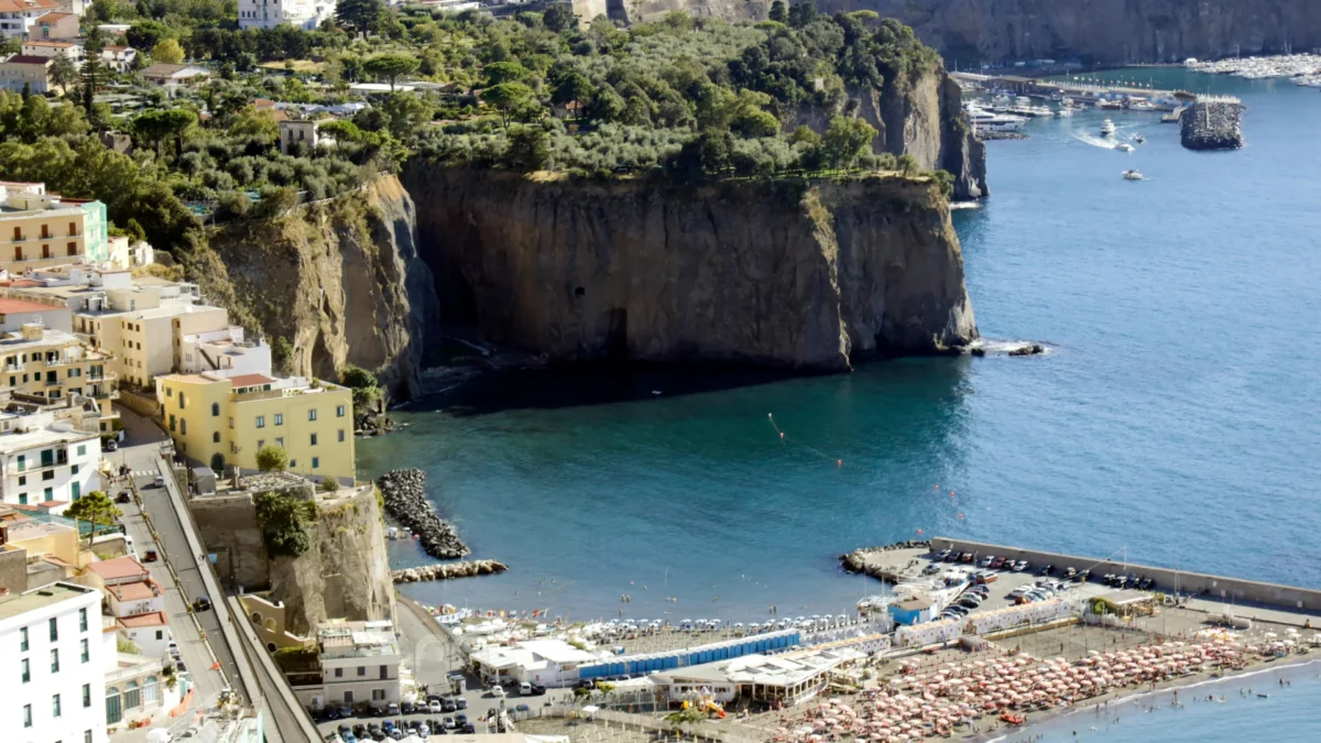 Vol Strasbourg Naples pas cher